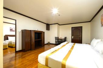 Grand Regent Heritage Suite